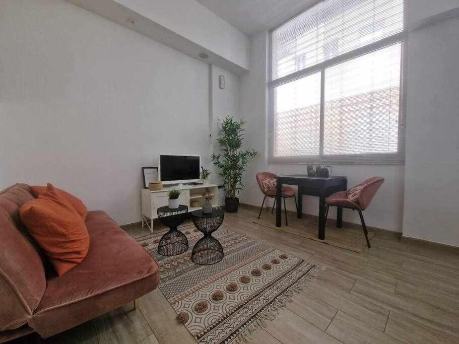 Isg Encantador Estudio En Alameda De Hercules Sevilla